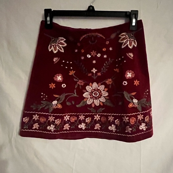 Altar'd State Dresses & Skirts - Altr’d State embroidered mini skirt size small
